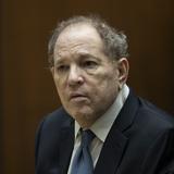 Tribunal anula condena por violación de Harvey Weinstein en Nueva York