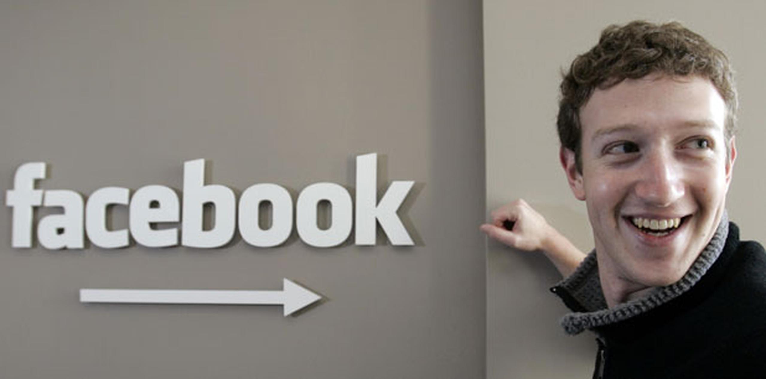 Zuckerberg pidió al gobierno ser más transparente a través de un mensaje colocado en su página de Facebook.(Archivo)