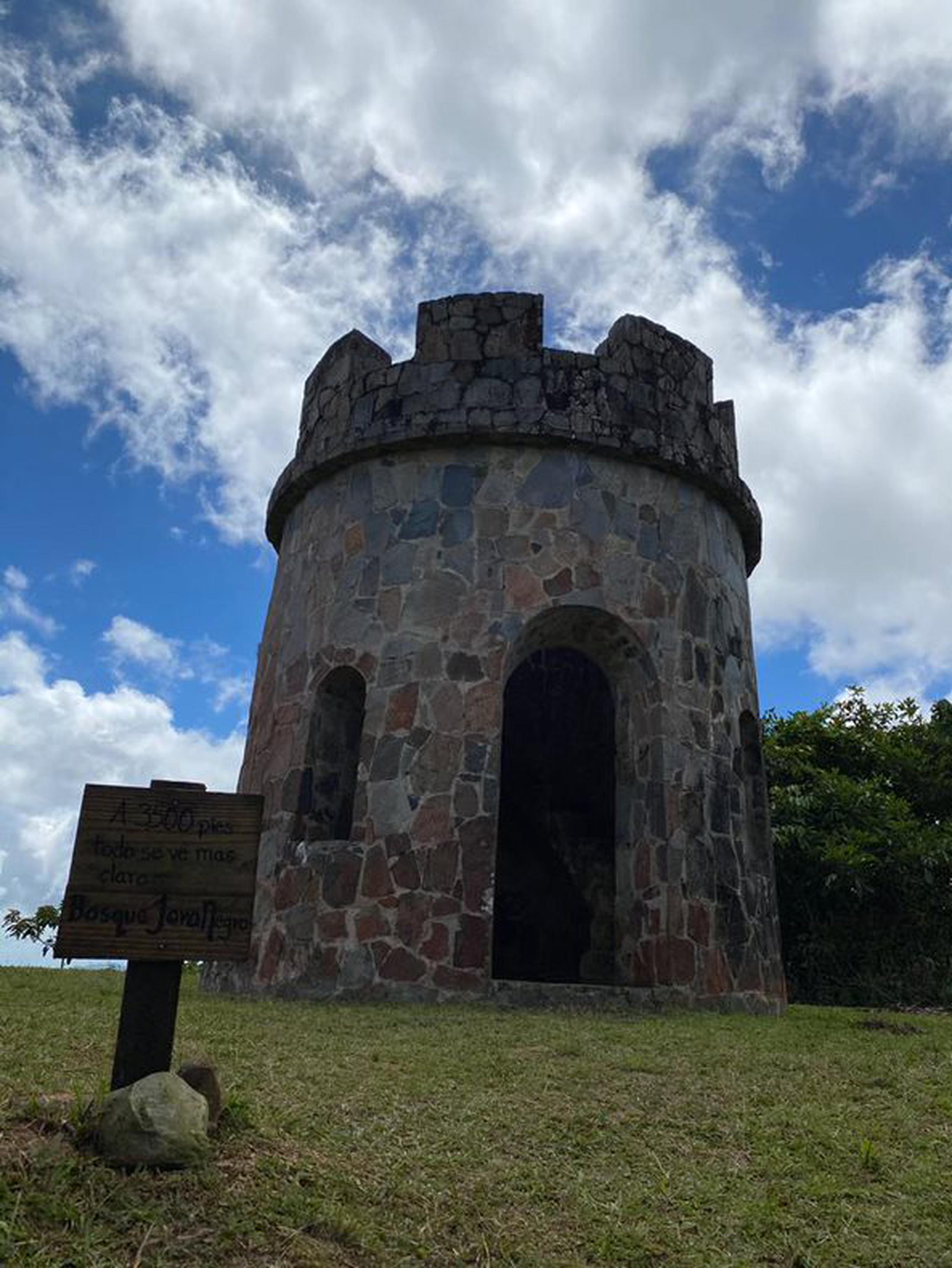 La Torre de Observación se encuentra a cerca de 3,500 pies sobre el nivel del mar.