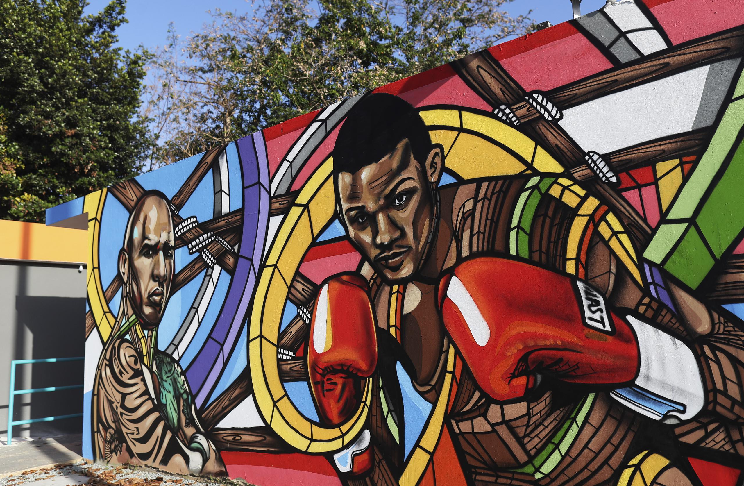 Este es el mural que engalana la entrada del Monterrey Boxing Club.
