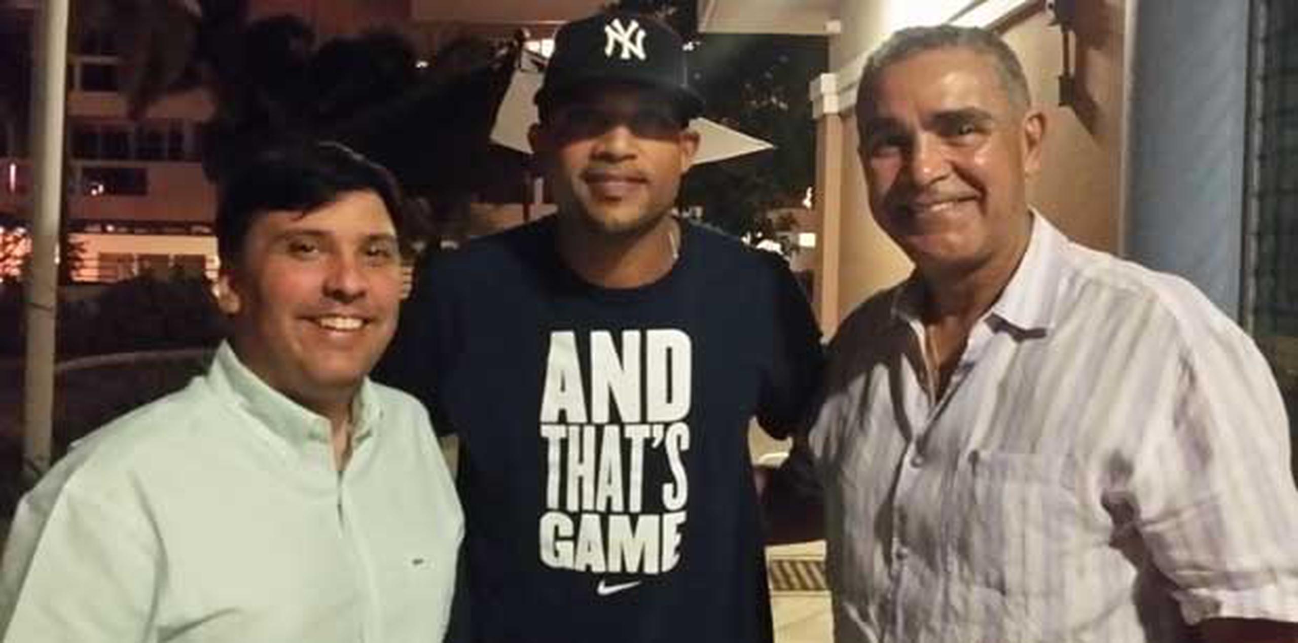En la foto, Alberto Muñiz, Larry Ayuso y José Paris. (Suministradas/Mets de Guaynabo)