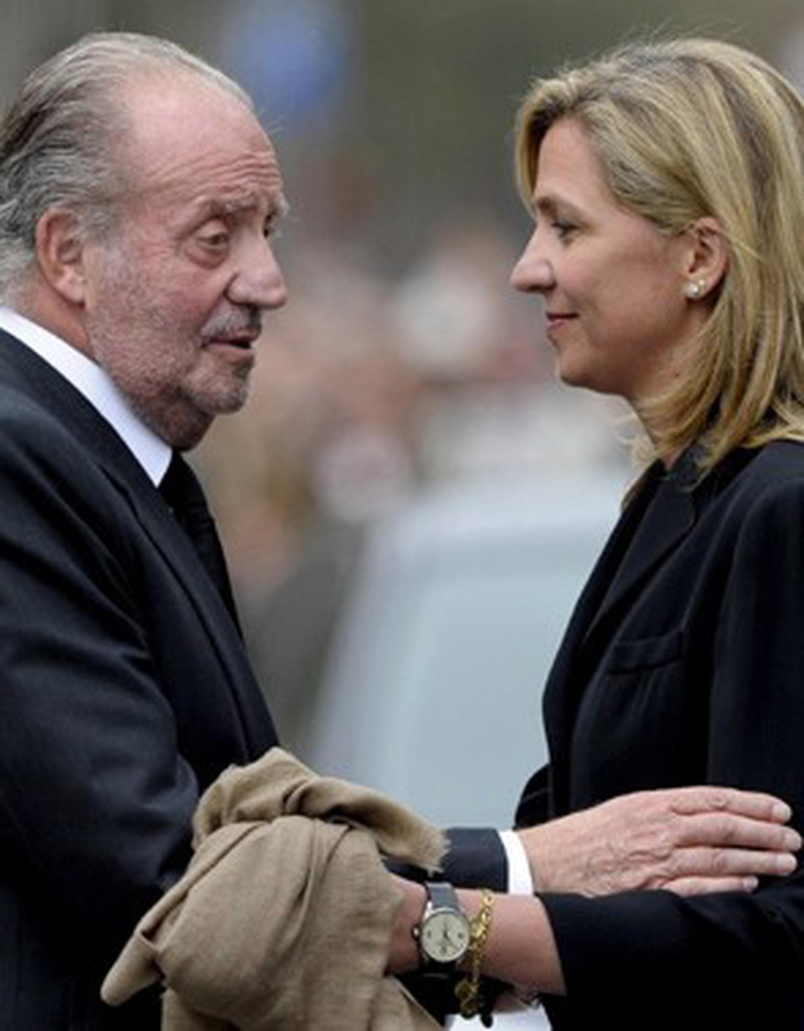 La pesquisa contra la infanta Cristina han dañado seriamente la imagen del rey Juan Carlos, de 76 años. (AFP)
