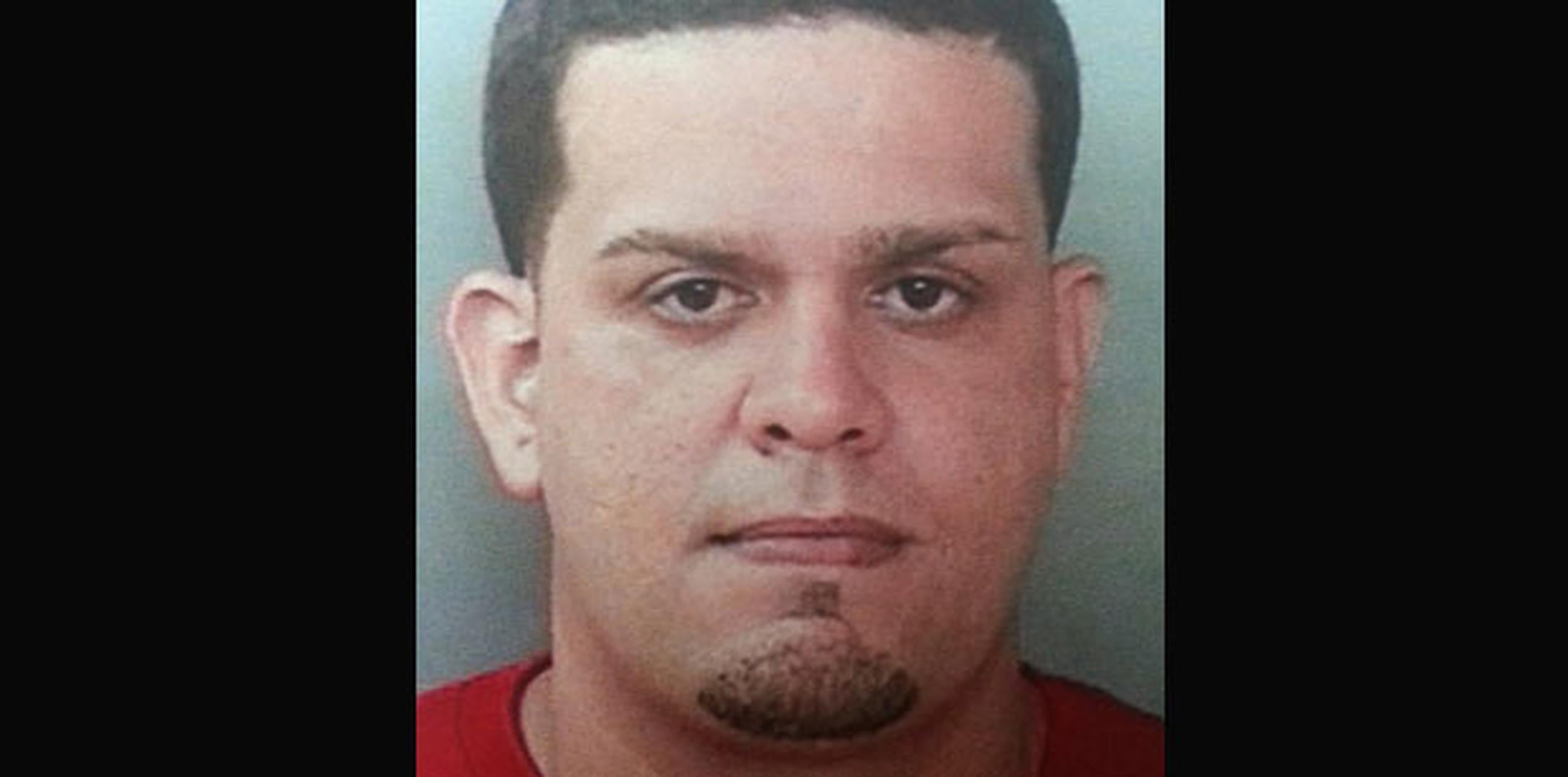Iván Orlando “Pan Viejo” Oliveras Cruz, de 33 años y residente de Trujillo Alto, fue fichado en junio del año 2013 por violación a la Ley de sustancias controladas.  (Archivo)