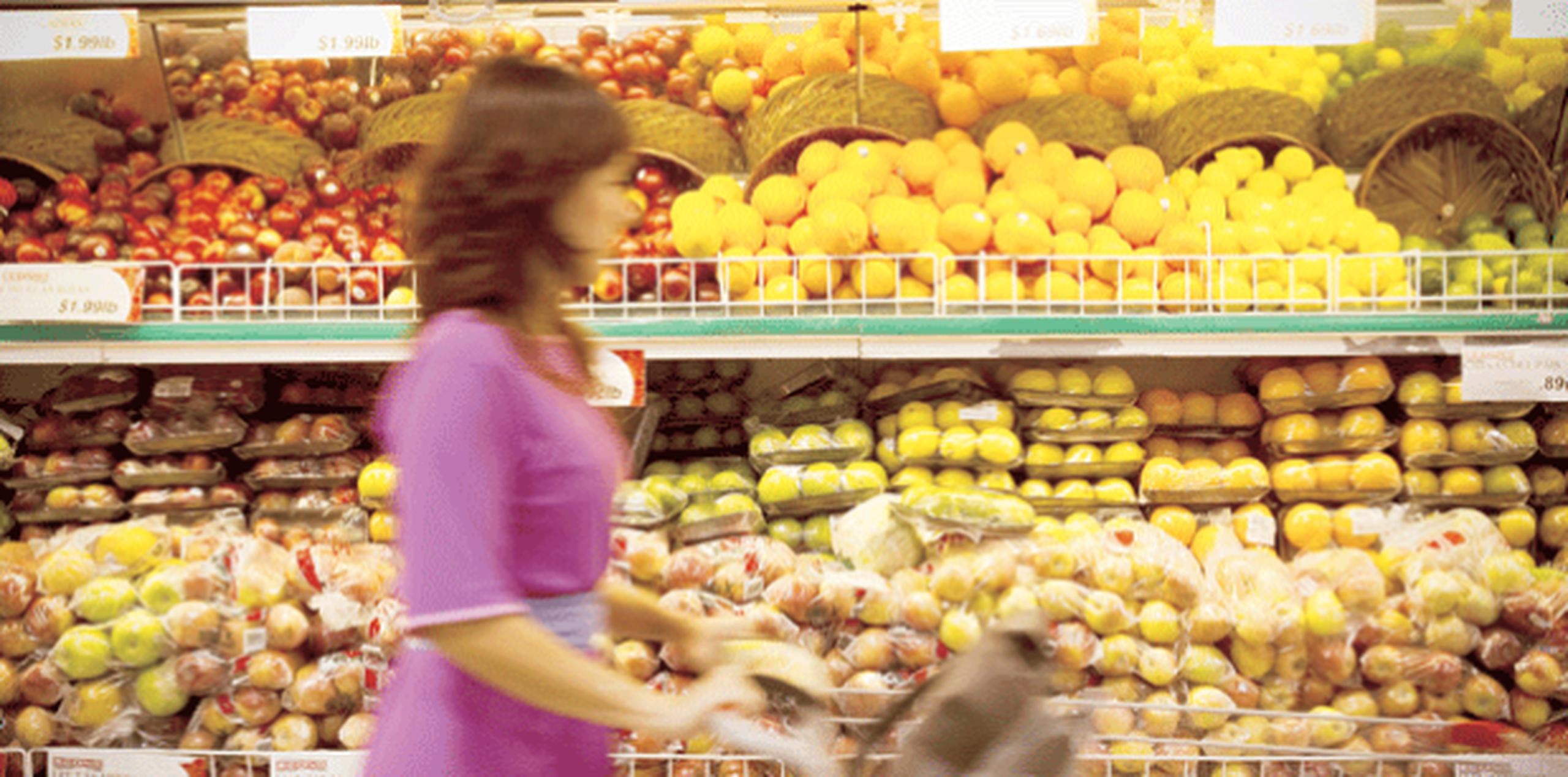 La cadena de Supermercados informó a sus clientes que el 80% de sus tiendas está operando para servir a la comunidad.  (Archivo)