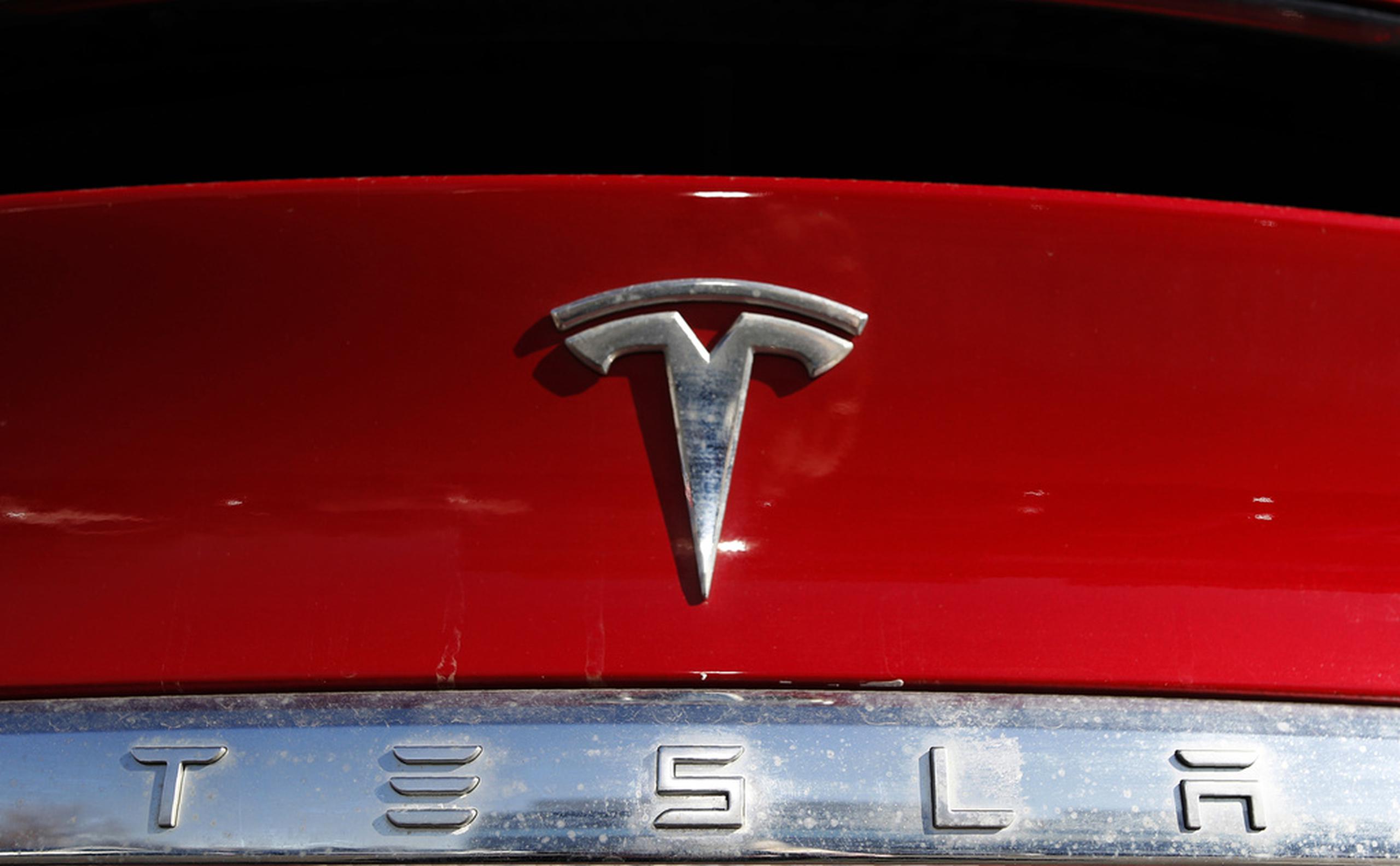 Hasta el 19 de junio, Tesla identificó 12 reclamos de garantía relacionados con el problema, pero la compañía no tiene conocimiento de ningún choque, lesión o muerte que pueda estar relacionado con el problema del cinturón de seguridad.
