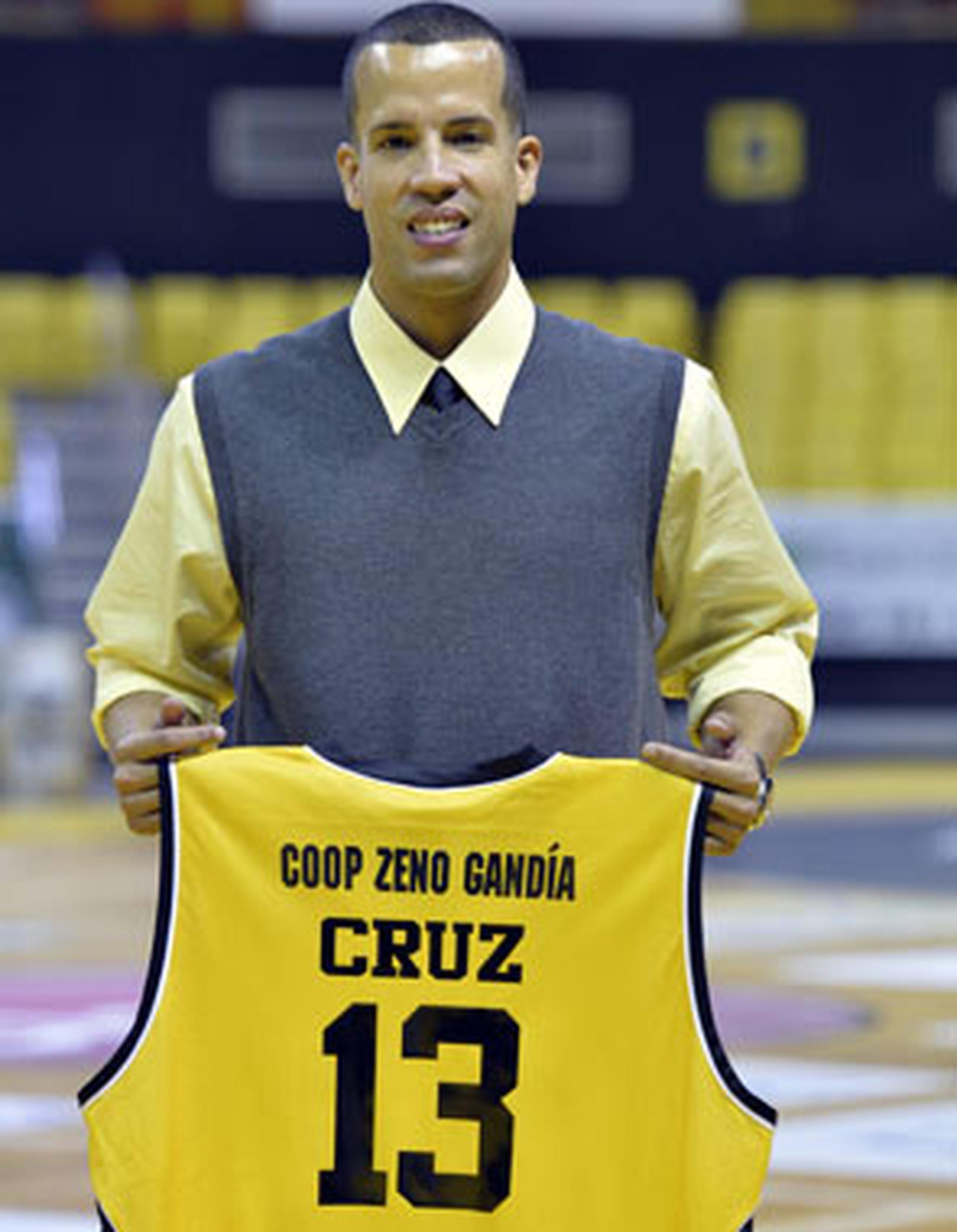 El arecibeño Pachy Cruz jugó 20 de sus 21 temporadas en el BSN para los Capitanes. (gerald.lopez@gfrmedia.com)