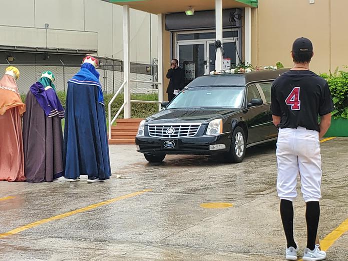 Guardia de honor durante el acto en memoria de Lucy Batista, directora de la Puerto Rico Baseball Academy que falleció el pasado 12 de noviembre.