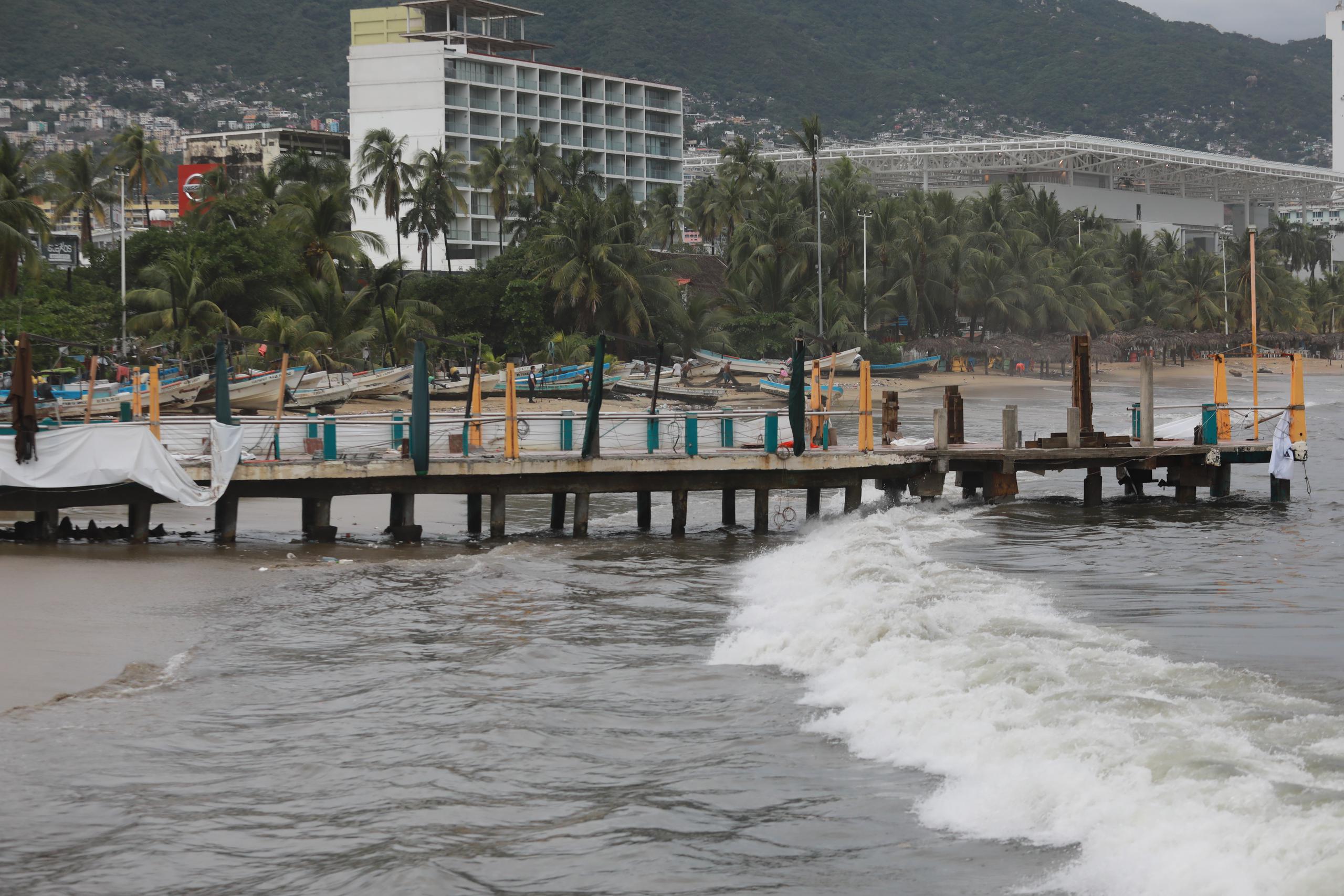 Vista general de una playa en el balneario de Acapulco, estado de Guerrero (México). EFE/ David Guzmán
