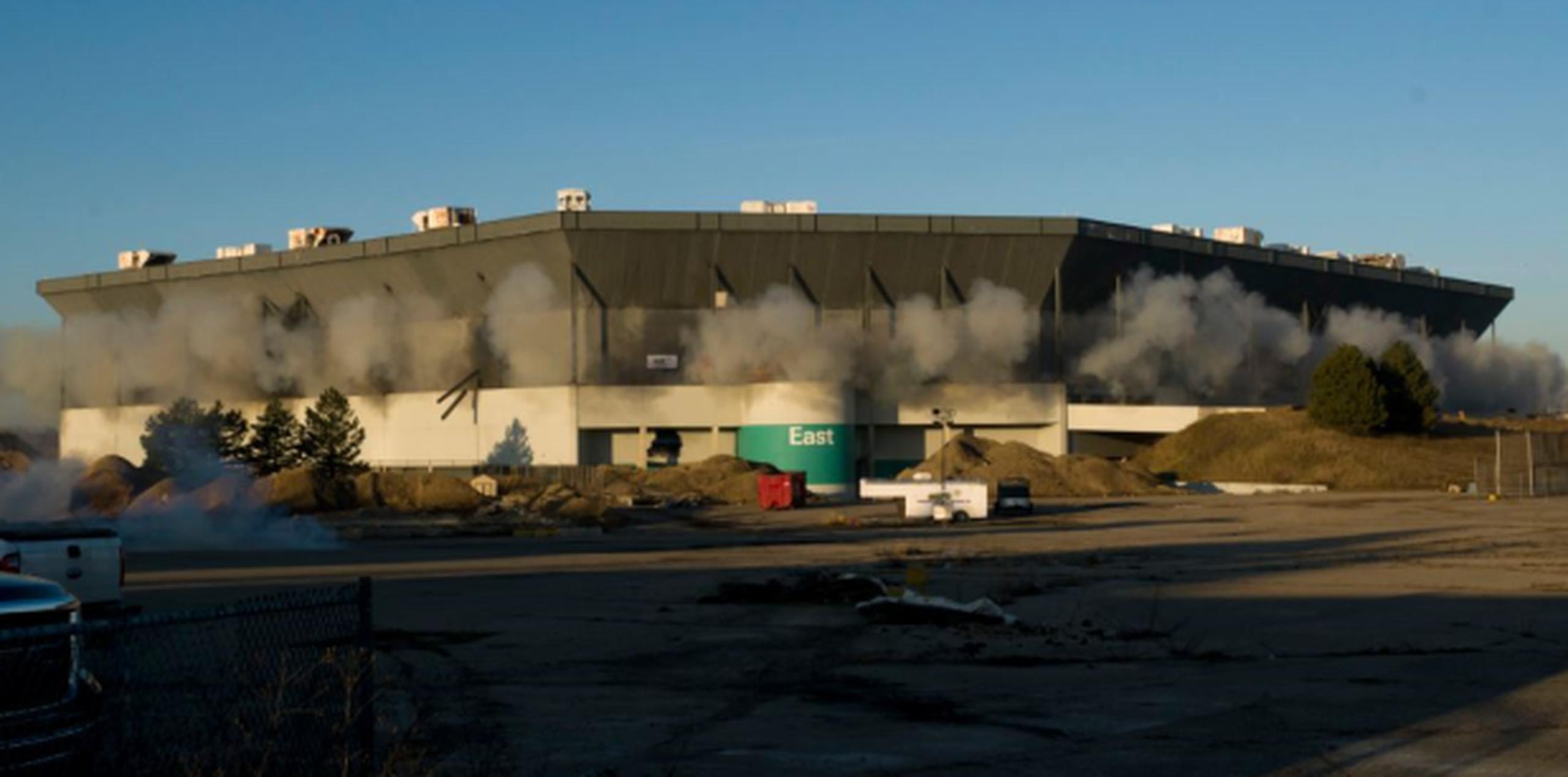 El Silverdome también fue hogar de los Pistons de Detroit de la NBA.(AP)