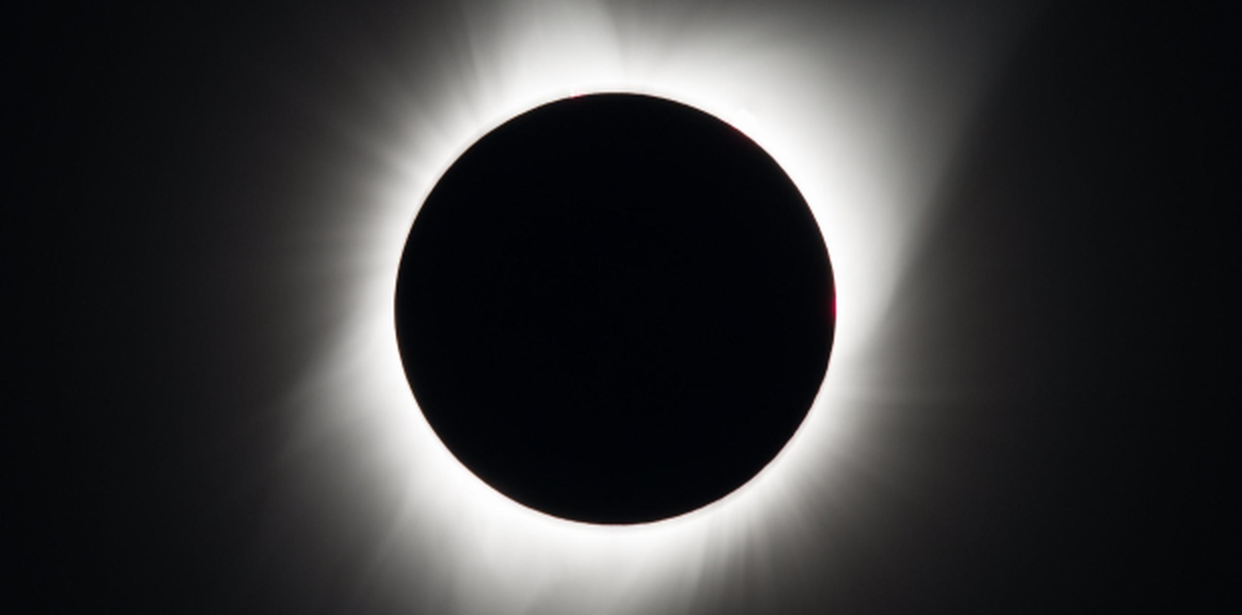 El 10 de agosto, Amazon empezó a notificar a sus clientes de que estaba retirando algunos lentes para ver el eclipse. (EFE / NASA / Aubrey Gemignani)