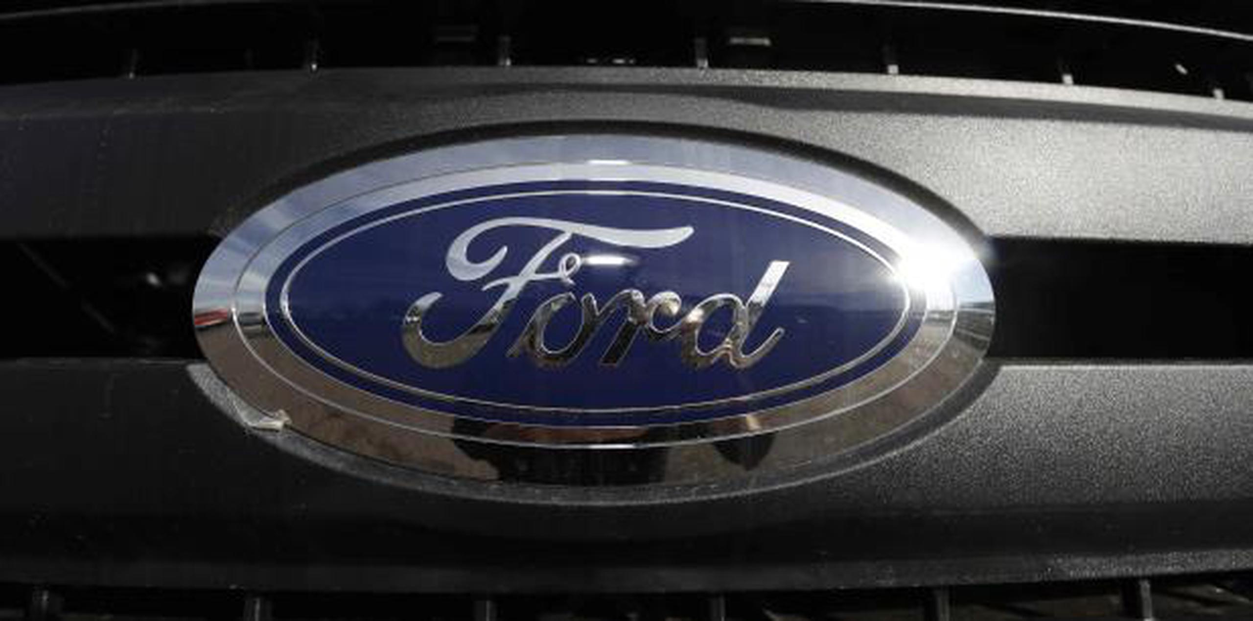 Ford dijo que sus concesionarios inspeccionarán los vehículos afectados. (AP)