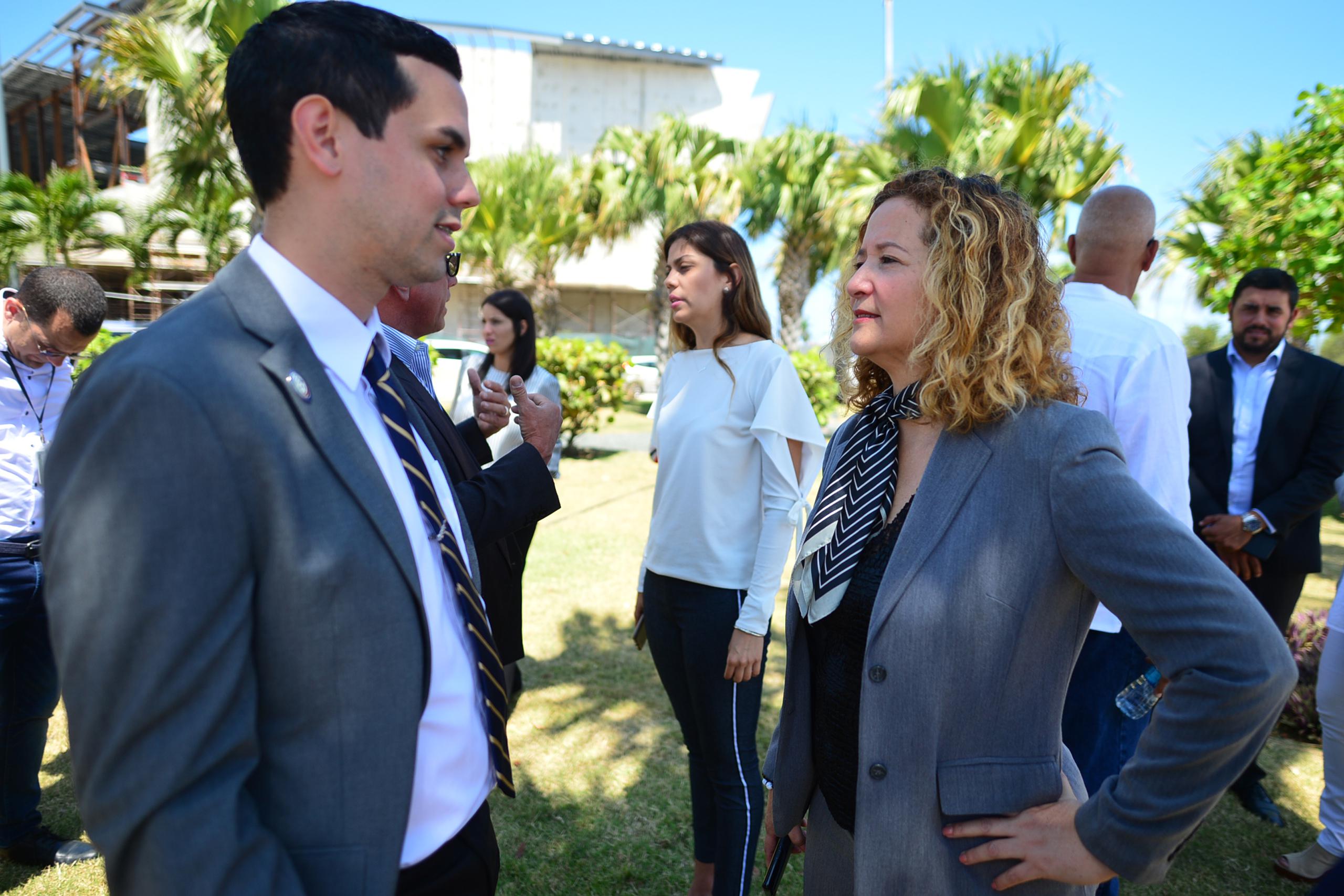 Iván Rivera (izquierda) adelantó que acudirá al Tribunal de Arbitraje Deportivo para que se resuelva una controversia con el Comité Olímpico de Puerto Rico que dirige Sara Rosario (derecha).