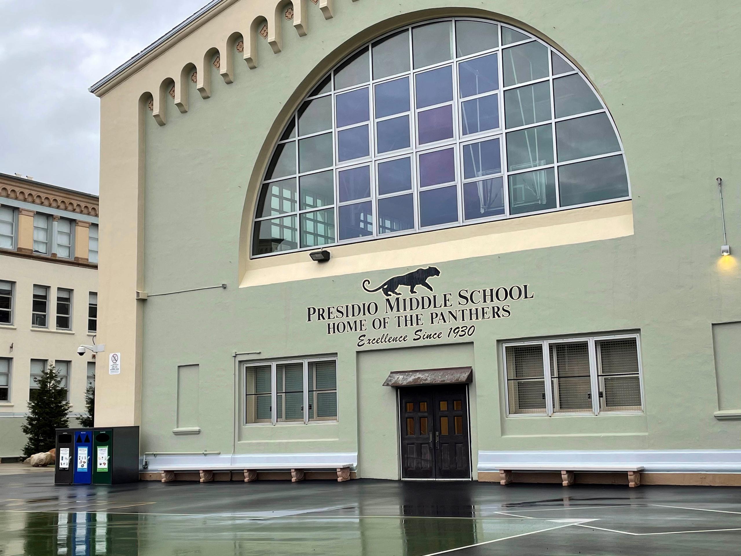 La escuela Presidio en San Francisco recibe el nombre del enclave militar fundado por los españoles.