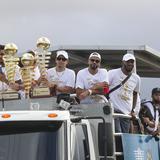 Los Capitanes siguen de fiesta con su caravana de campeonato