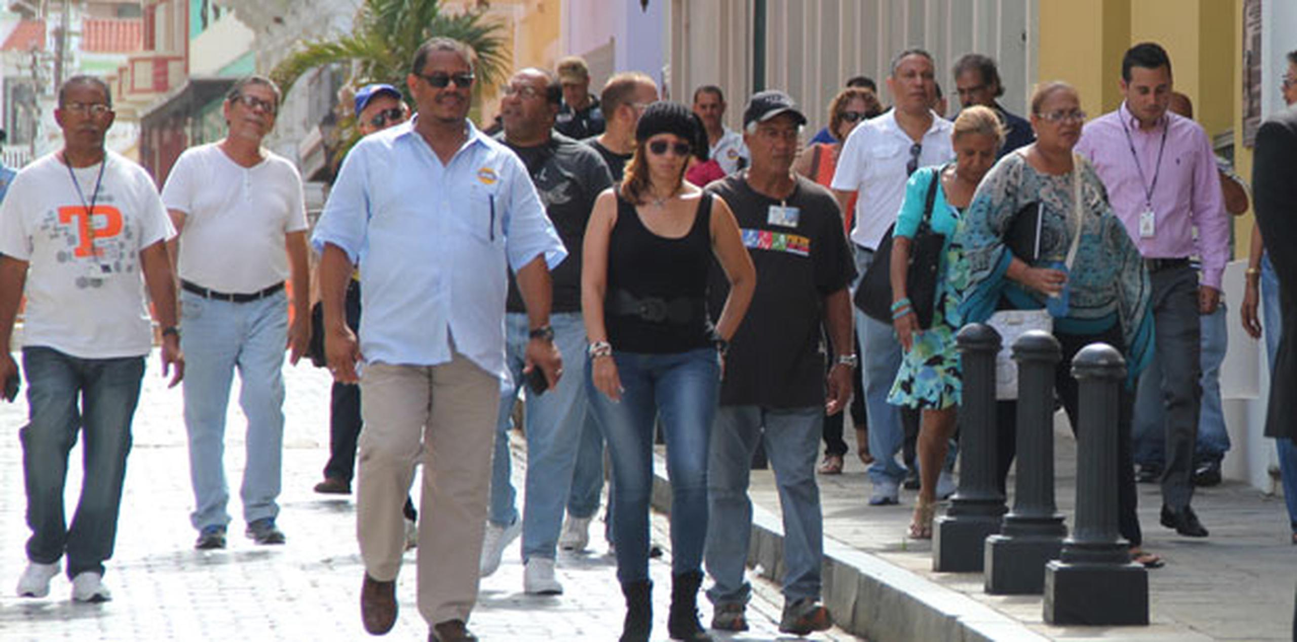 Empleados del Instituto de Cultura Puertorriquena llegan hasta La Fortaleza para lograr una reunion con personal del Gobernador. (alex.figueroa@gfrmedia.com)