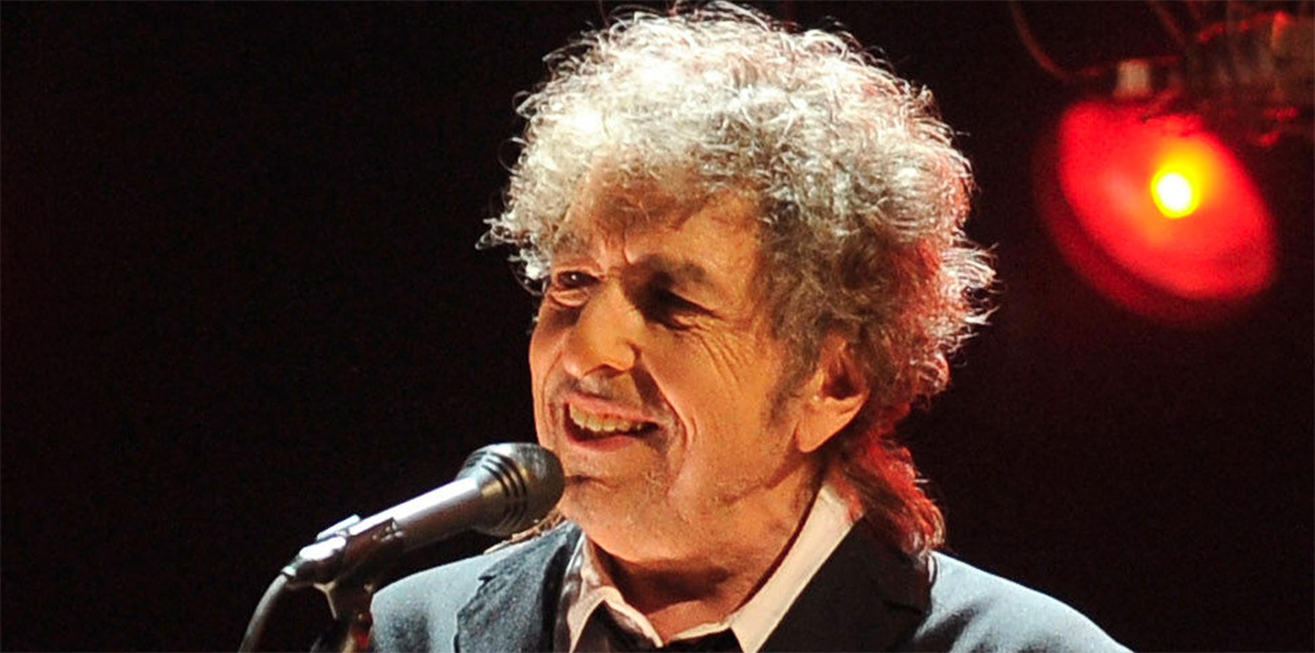 Dylan había anunciado semanas después que no acudiría ni a la conferencia de aceptación del premio ni a la ceremonia de entrega de los Nobel, aludiendo a "compromisos previos". (Archivo)