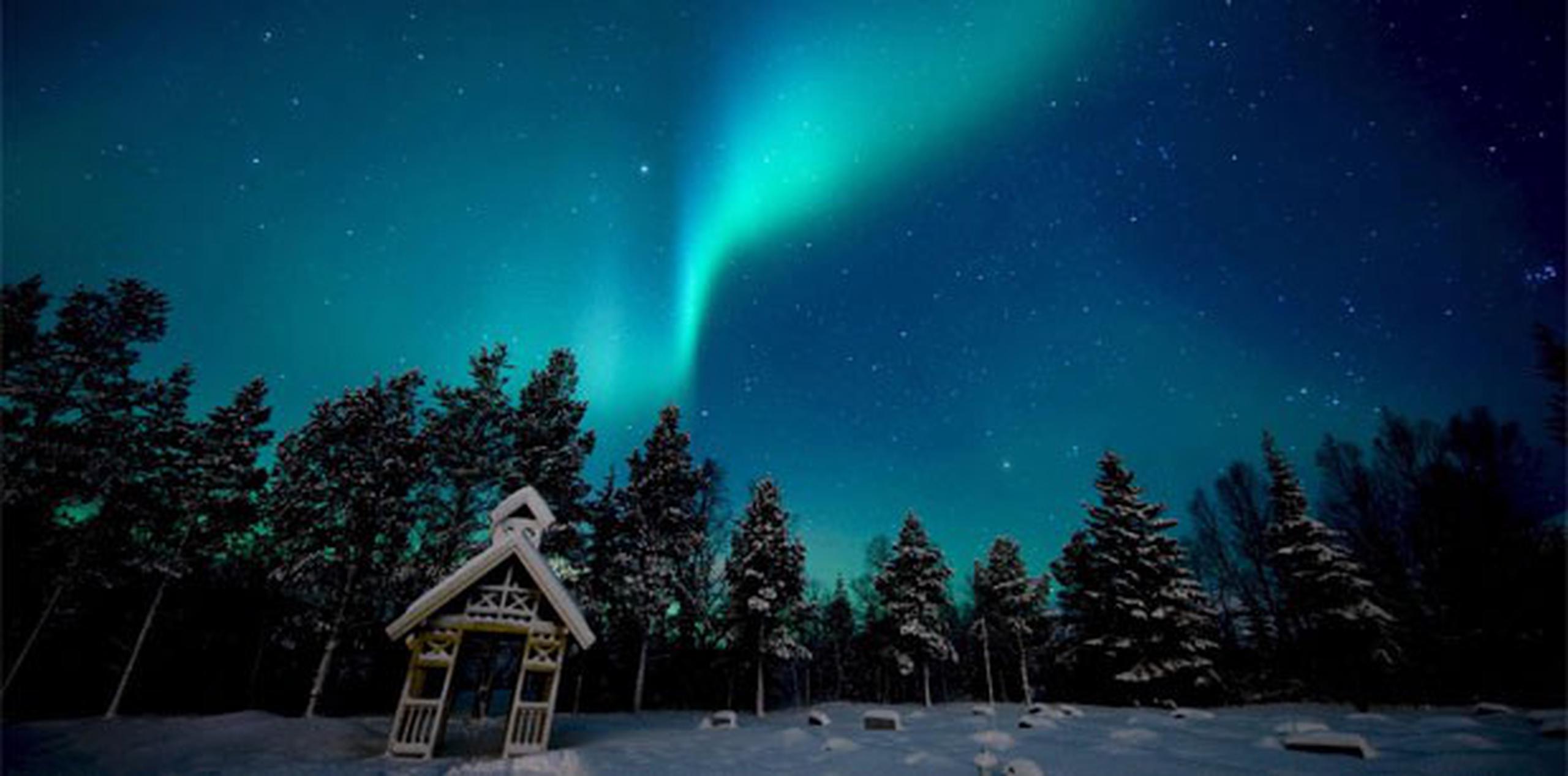 La aurora boreal ocurre gracias a las tormentas en el sol y el campo magnético de la Tierra. (Archivo)