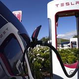 Vehículos eléctricos de Ford podrán utilizar red de cargadores de Tesla