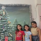 Niños integran sus talentos a mural navideño en Peñuelas