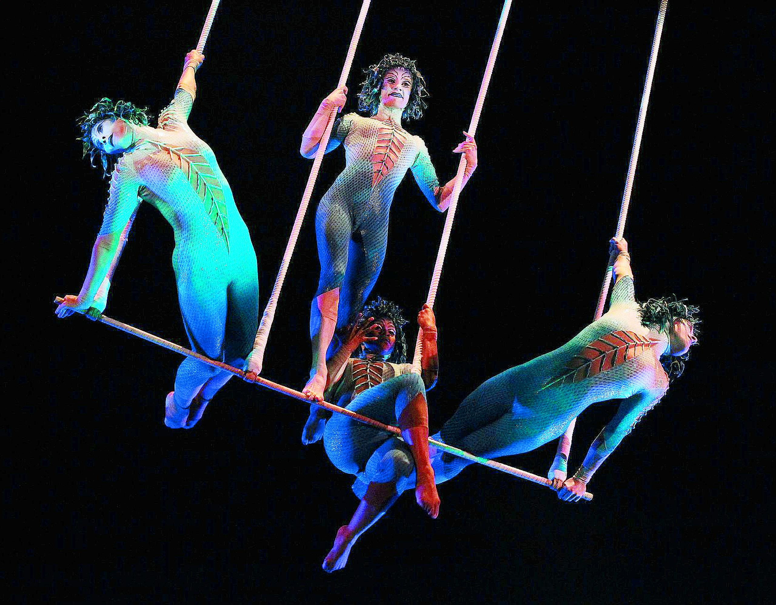 Acróbatas de Cirque du Soleil en una foto de archivo.