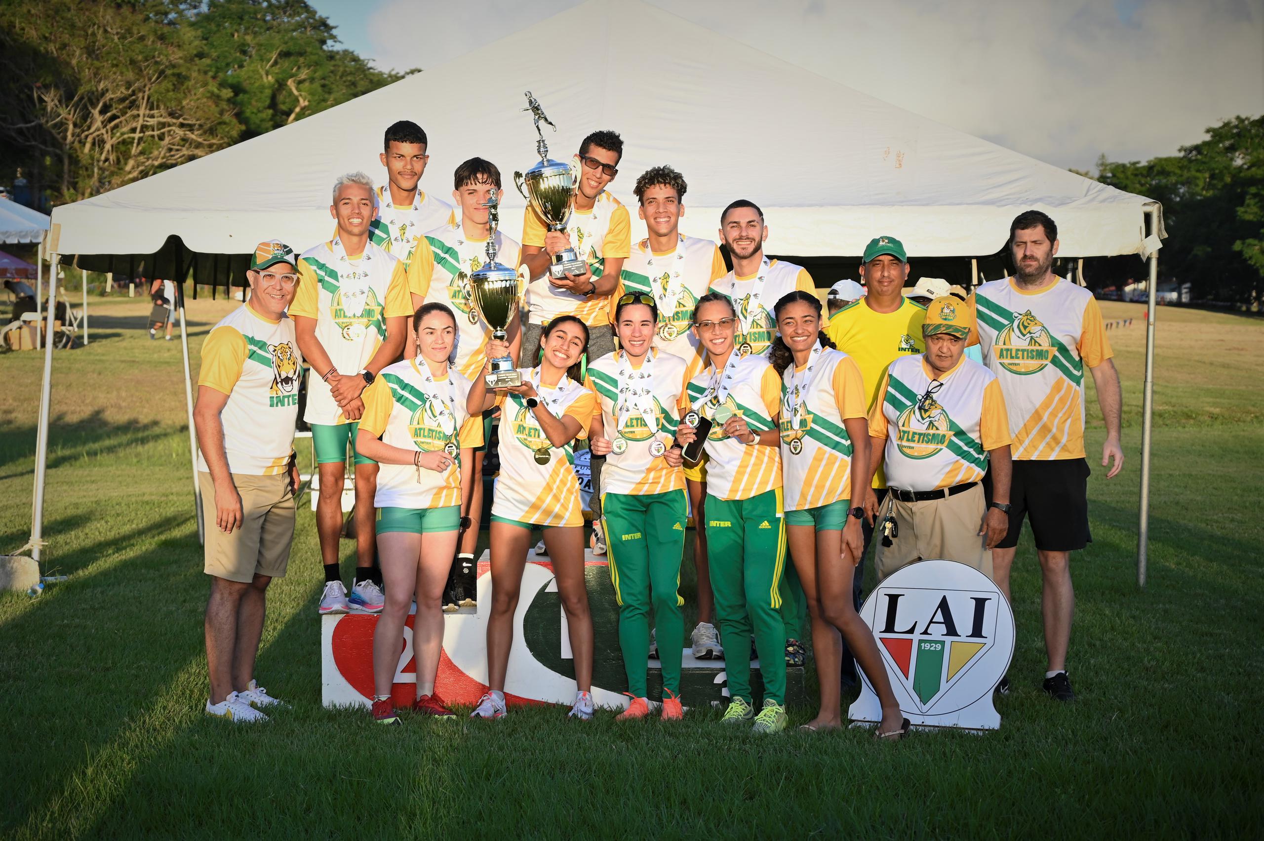 La Universidad Interamericana (UIPR) repitió en ambas ramas el campeonato de campo traviesa de la Liga Atlética Interuniversitaria.