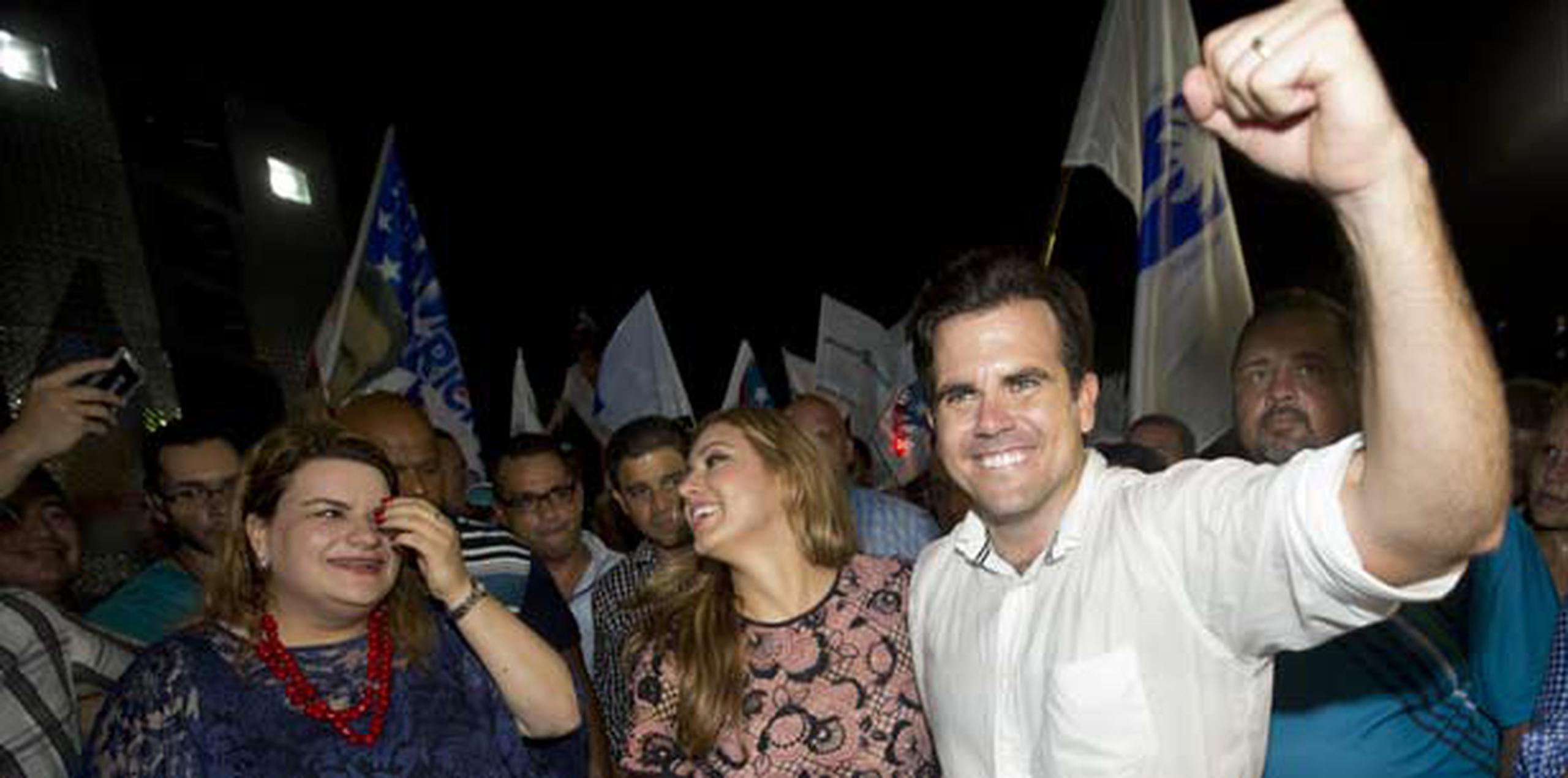 Rosselló celebra la victoria con sus seguidores. (xavier.araujo@gfrmedia.com)