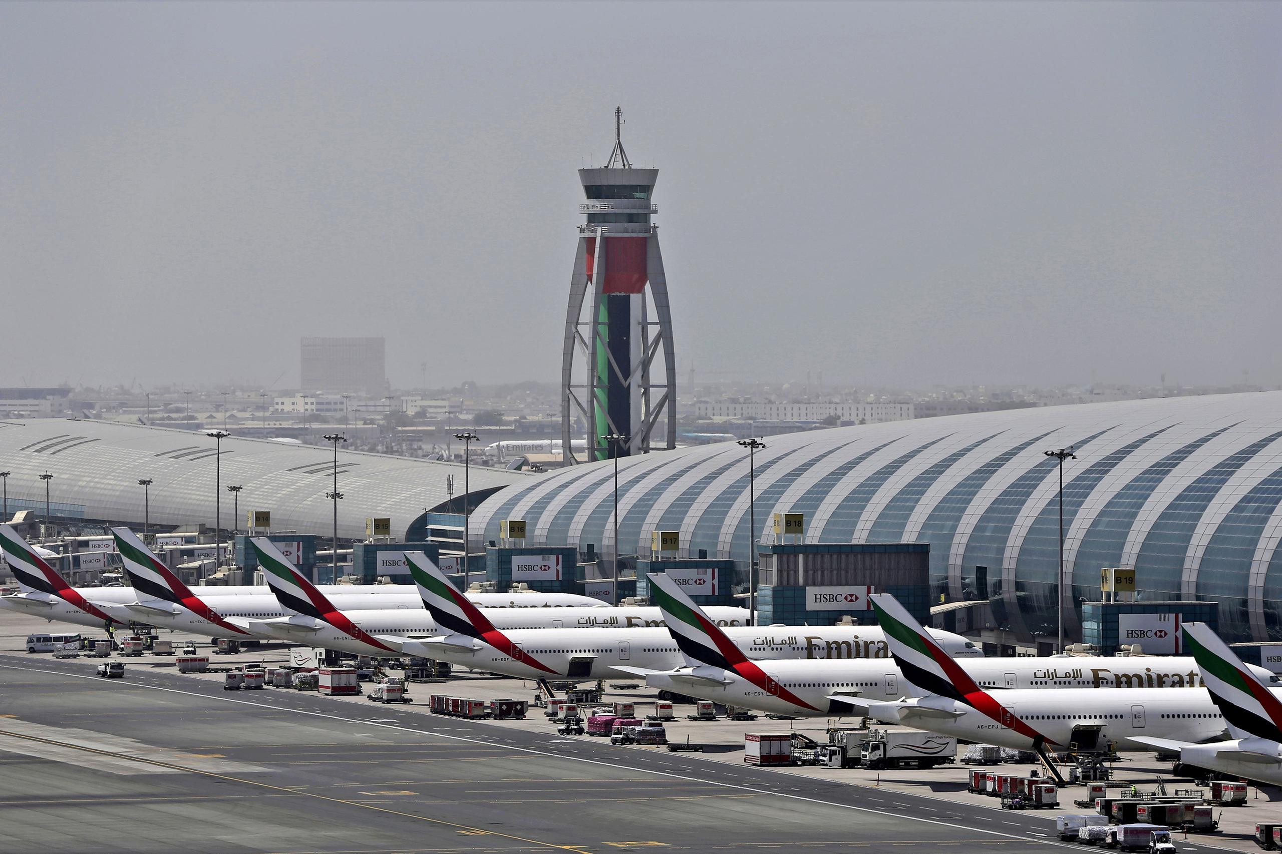 El aeropuerto es la sede de la aerolínea internacional Emirates.