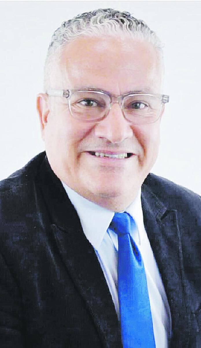 Alexander Pagán, Sales Executive