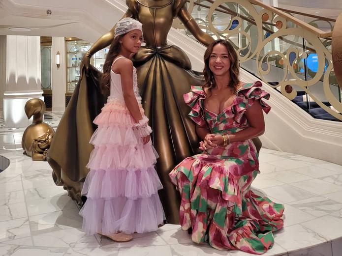 Adamari y Alaïa fueron invitadas especiales en el viaje inaugural del crucero Disney Wish.