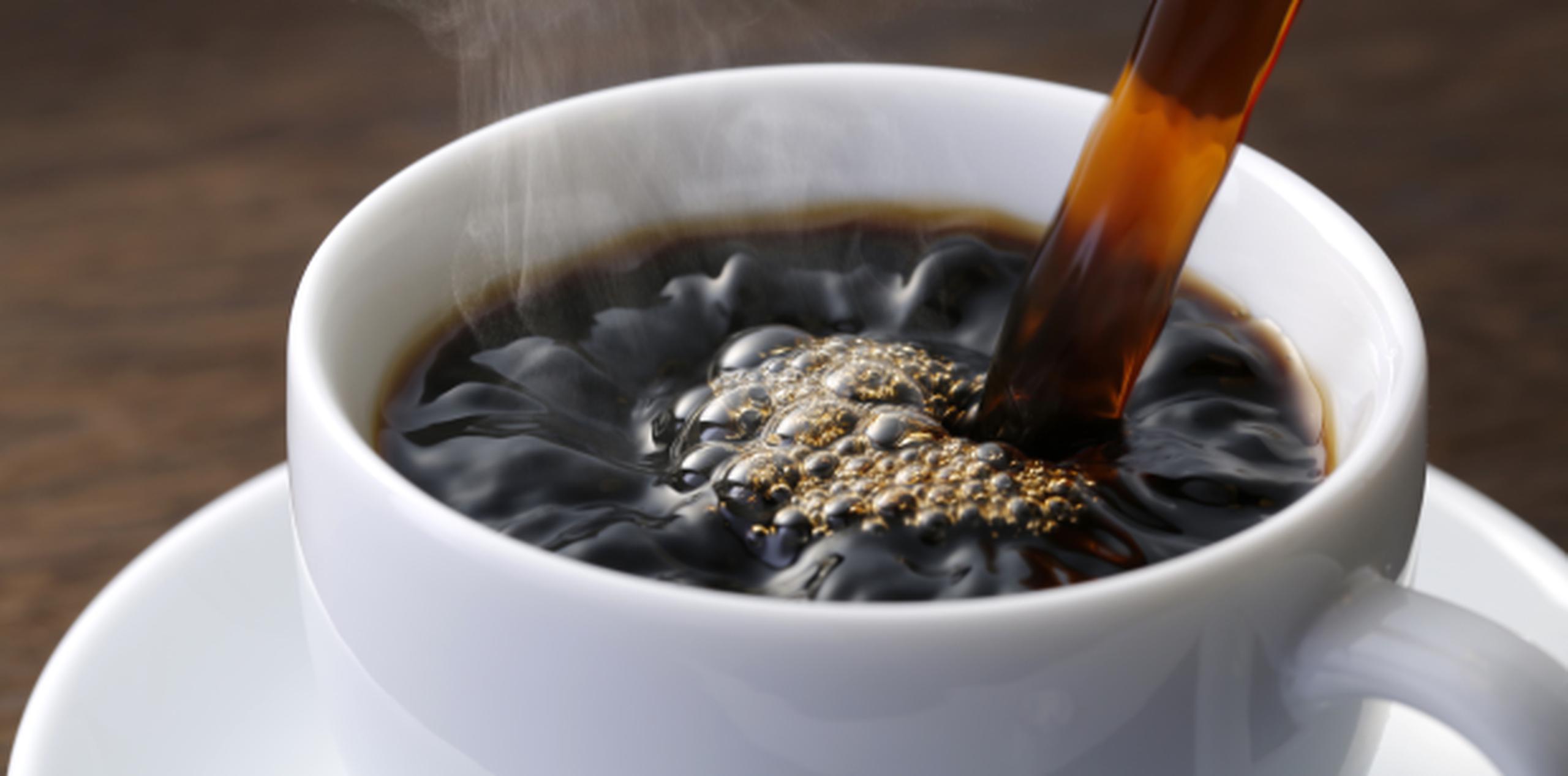 La recomendación de los profesionales de salud es que el café se consuma luego de ingerir alimentos sólidos. (Shutterstock)