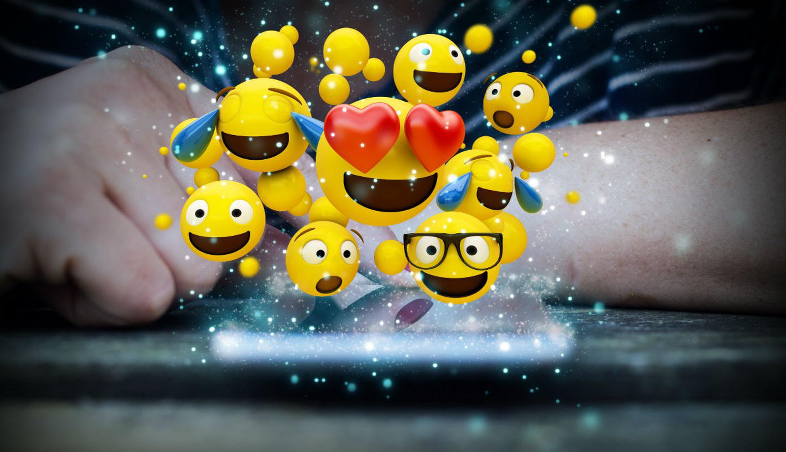 El rostro de alegría y los corazones son de los emojis más utilizados por los usuarios (Shutterstock).