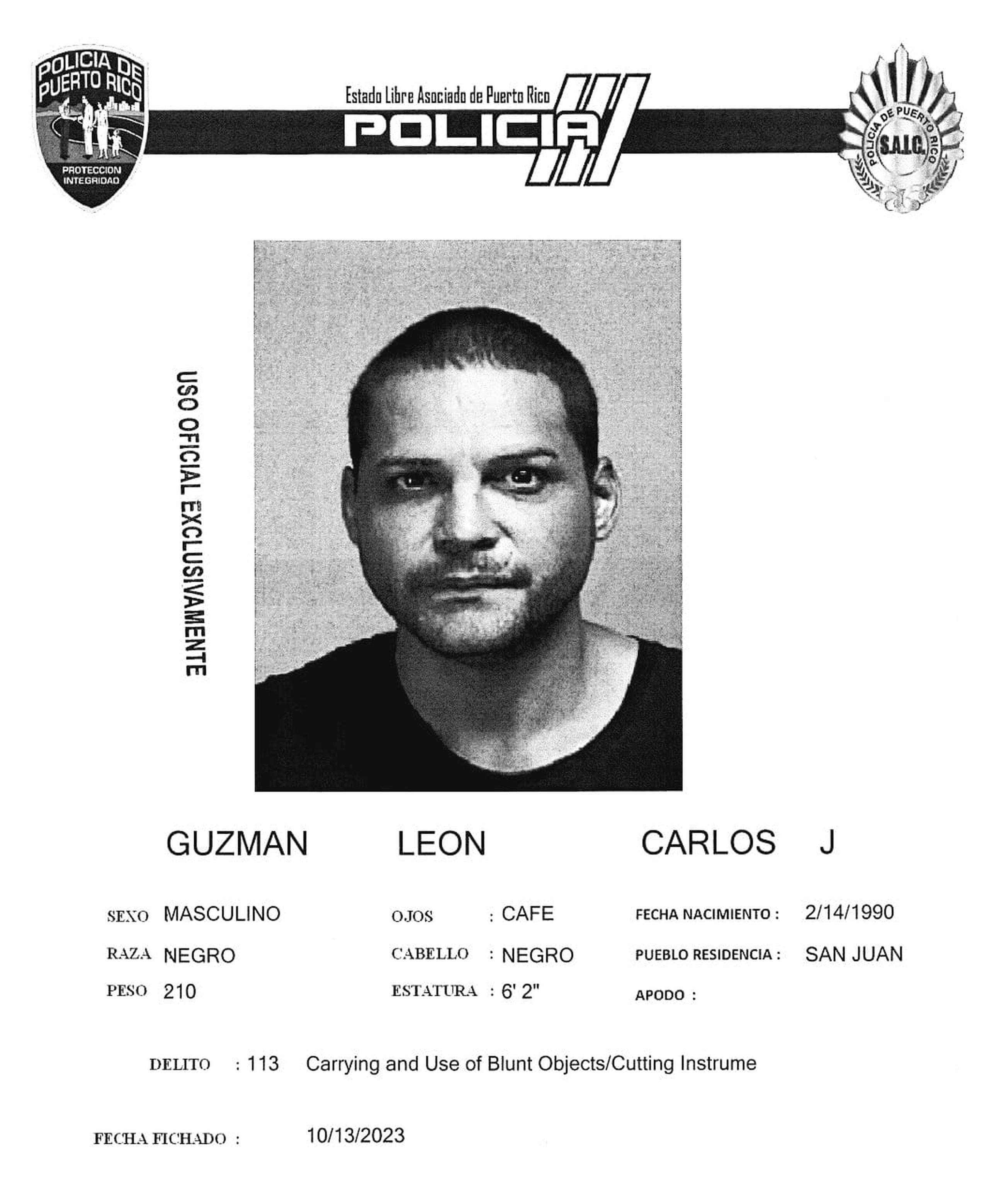 Carlos J. Guzmán León enfrenta cargos de por portación y uso de armas blancas, alteración a la paz y exposiciones obscenas.