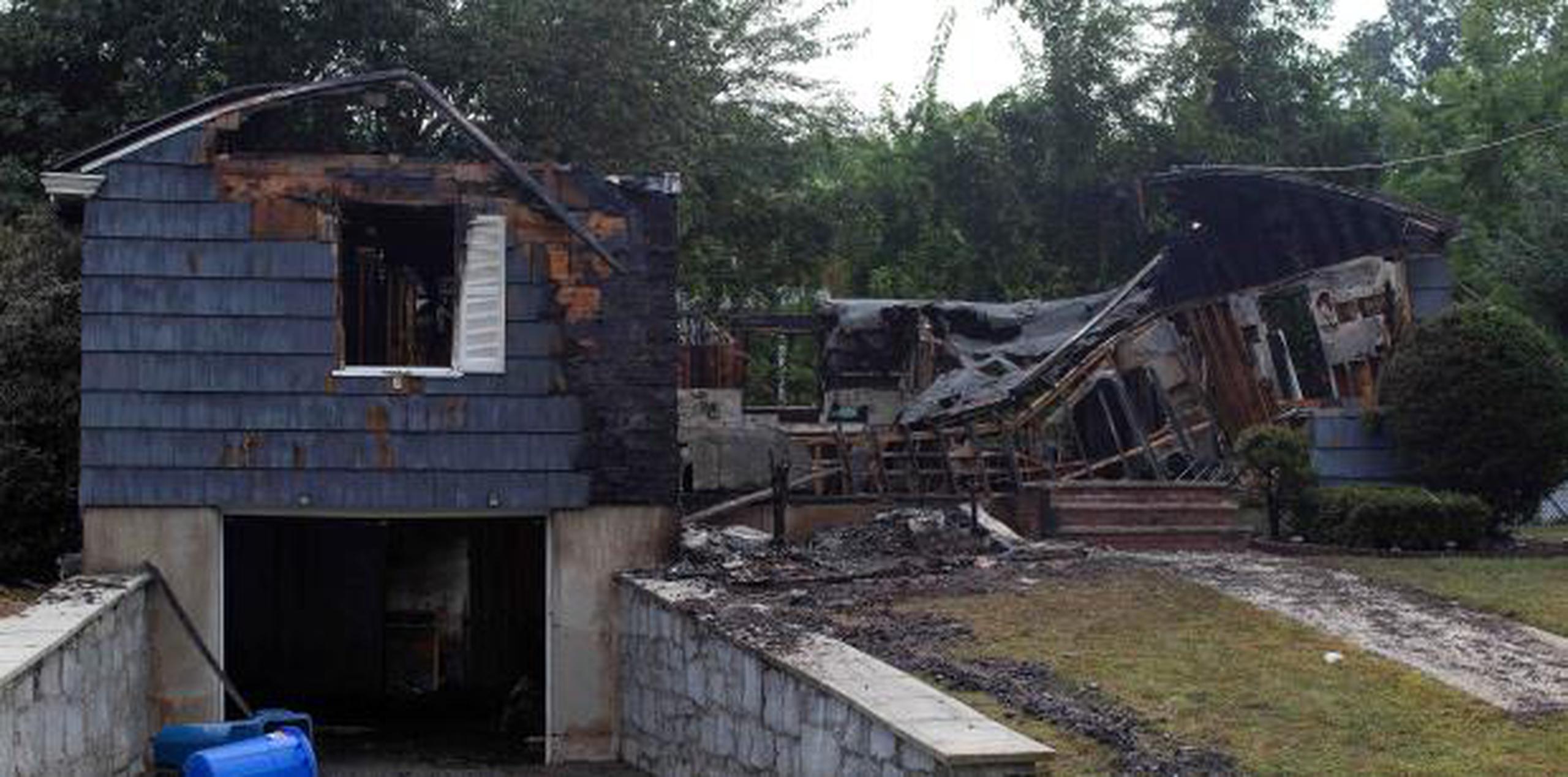 Una casa quemada por las explosiones en la calle Jefferson, en Lawrence, Massachusetts. (EFE / Cj Gunther)