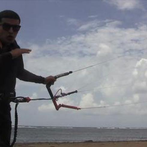 Viento + playa + cometa + tabla = Kite Surfing