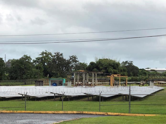 Paneles solares instalados en la Planta de Filtros de la Autoridad de Acueductos y Alcantarillados (AAA) en Canóvanas. EFE/Jorge Muñiz