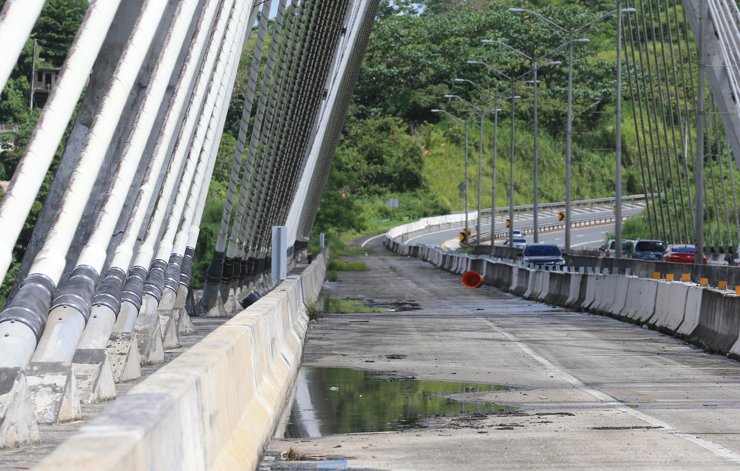 A pesar de que el puente Atirantado cuenta con cuatro carriles, solo dos pueden ser utilizados para el tráfico.