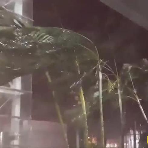 El huracán María llega a Basse-Terre, Guadalupe