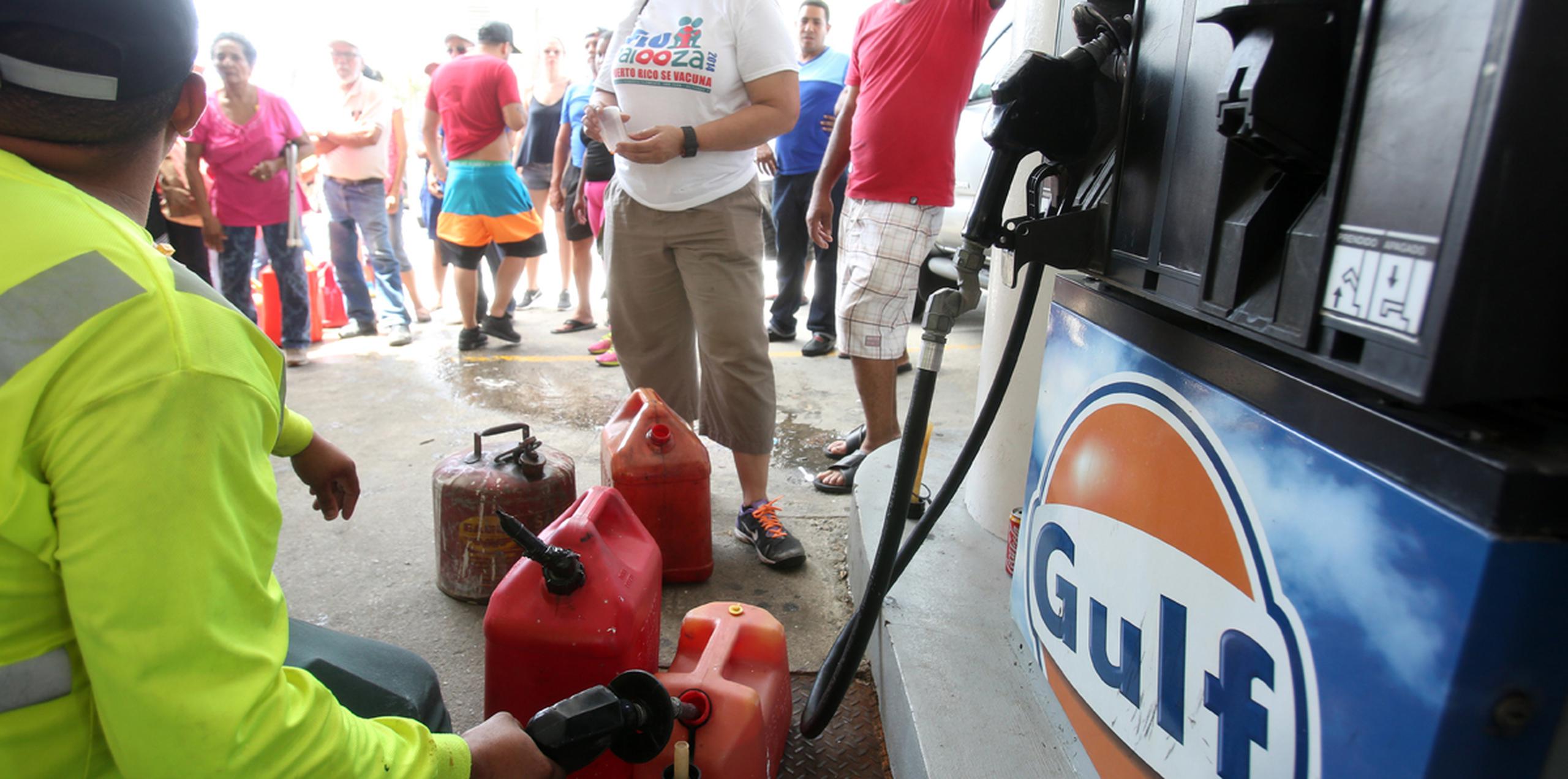 Una vez Puerto Rico quedó a oscuras por el paso del huracán María, la demanda por gasolina y diésel llegó a niveles nunca vistos. (Especial para GFR Media / Alex Rafael Román)