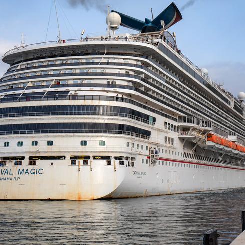 Carnival permitirá a personas no vacunadas contra el COVID navegar en sus cruceros 