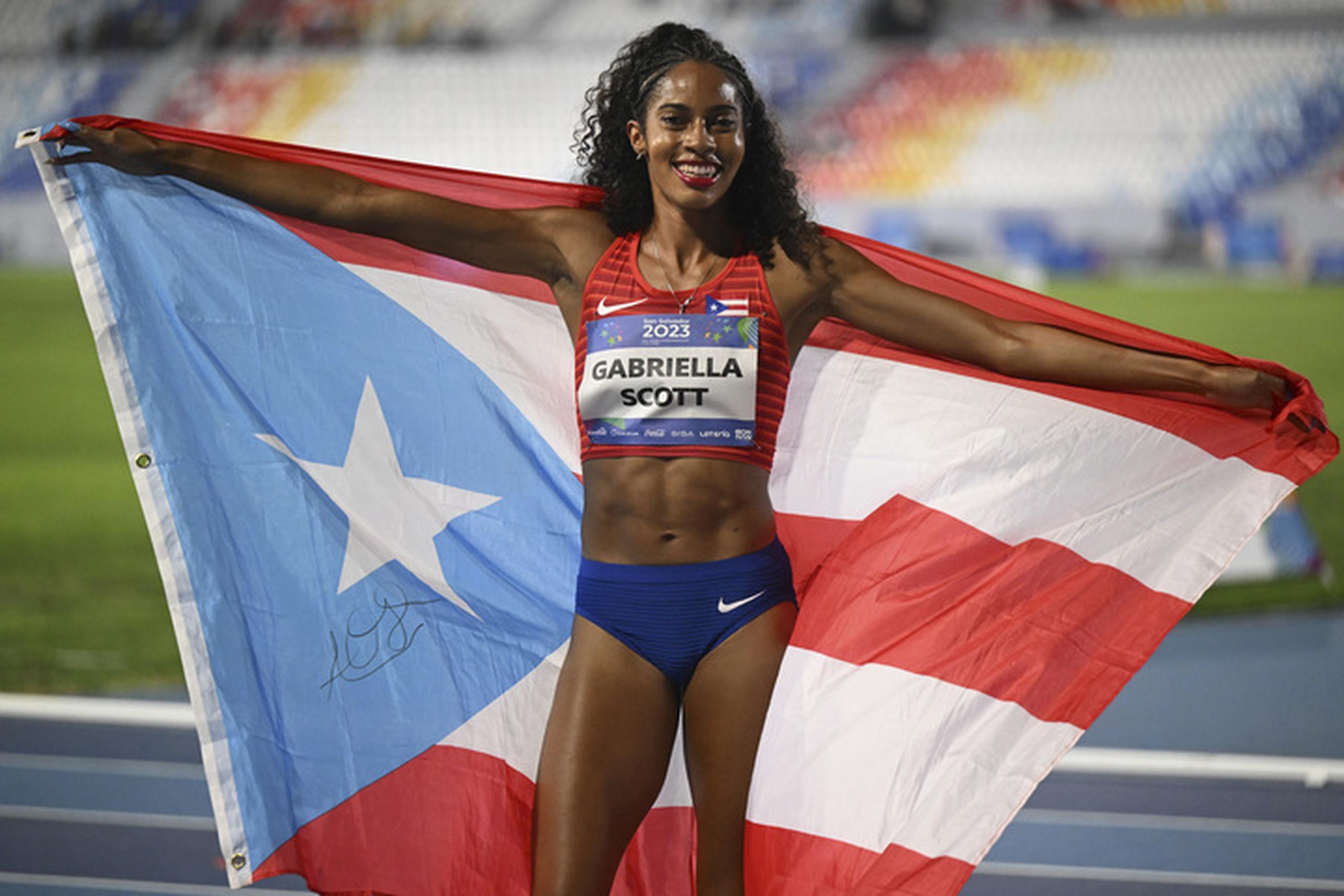Gabriella Scott ganó medalla de plata en los 400 metros planos