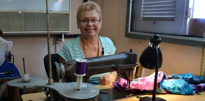 Hacen milagros con piezas de ropa - Primera Hora