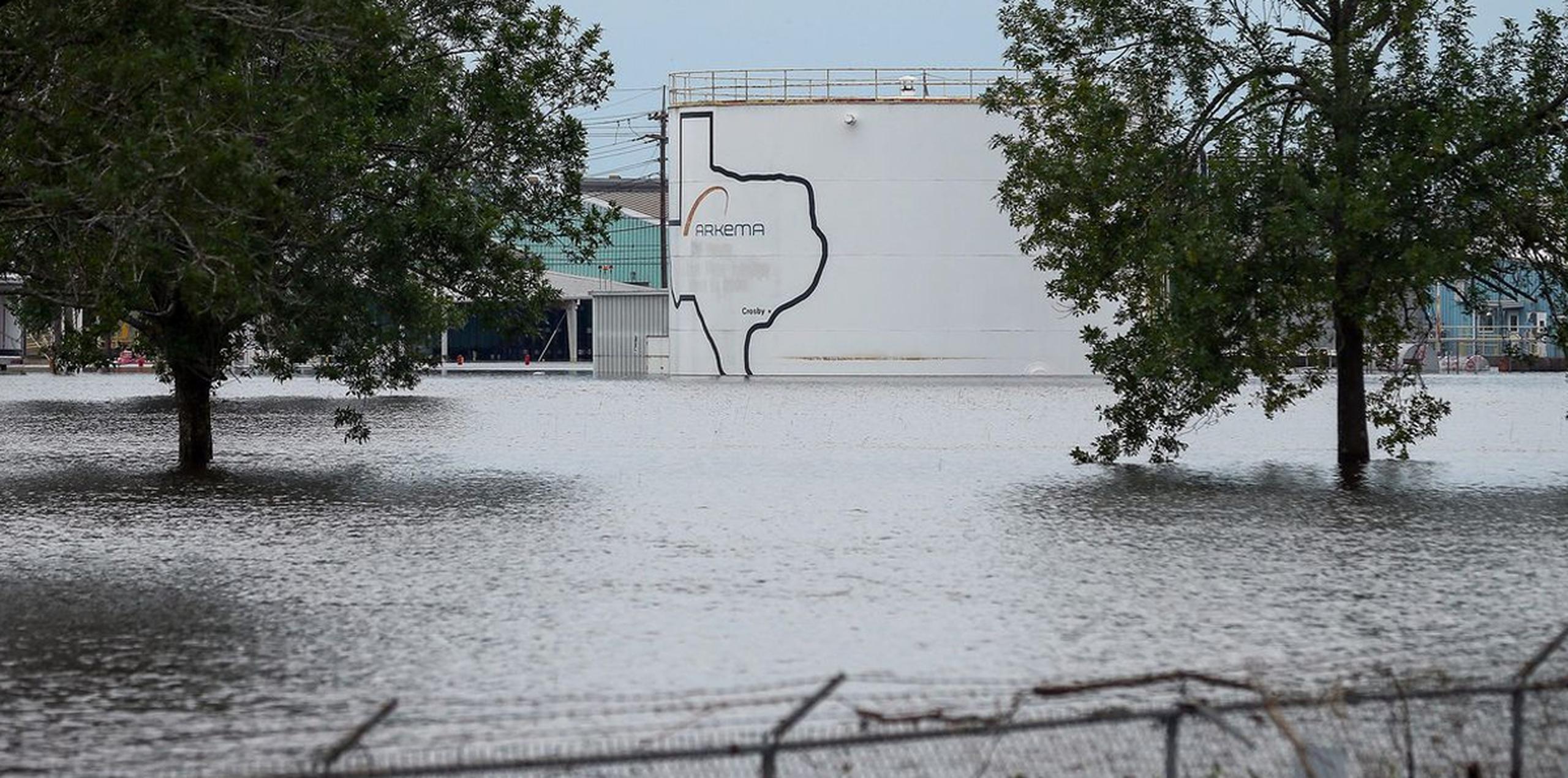 Decenas de trabajadores fueron desalojados de la planta de Arkema Inc. antes de que el huracán tocara tierra la semana pasada. (Godofredo A. Vasquez / Houston Chronicle)
