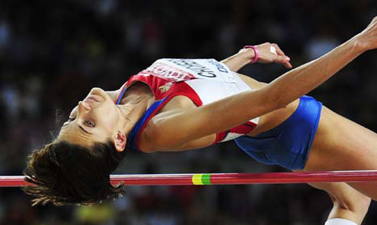 Rusa gana medalla de oro en el salto de altura en Mundial de atletismo