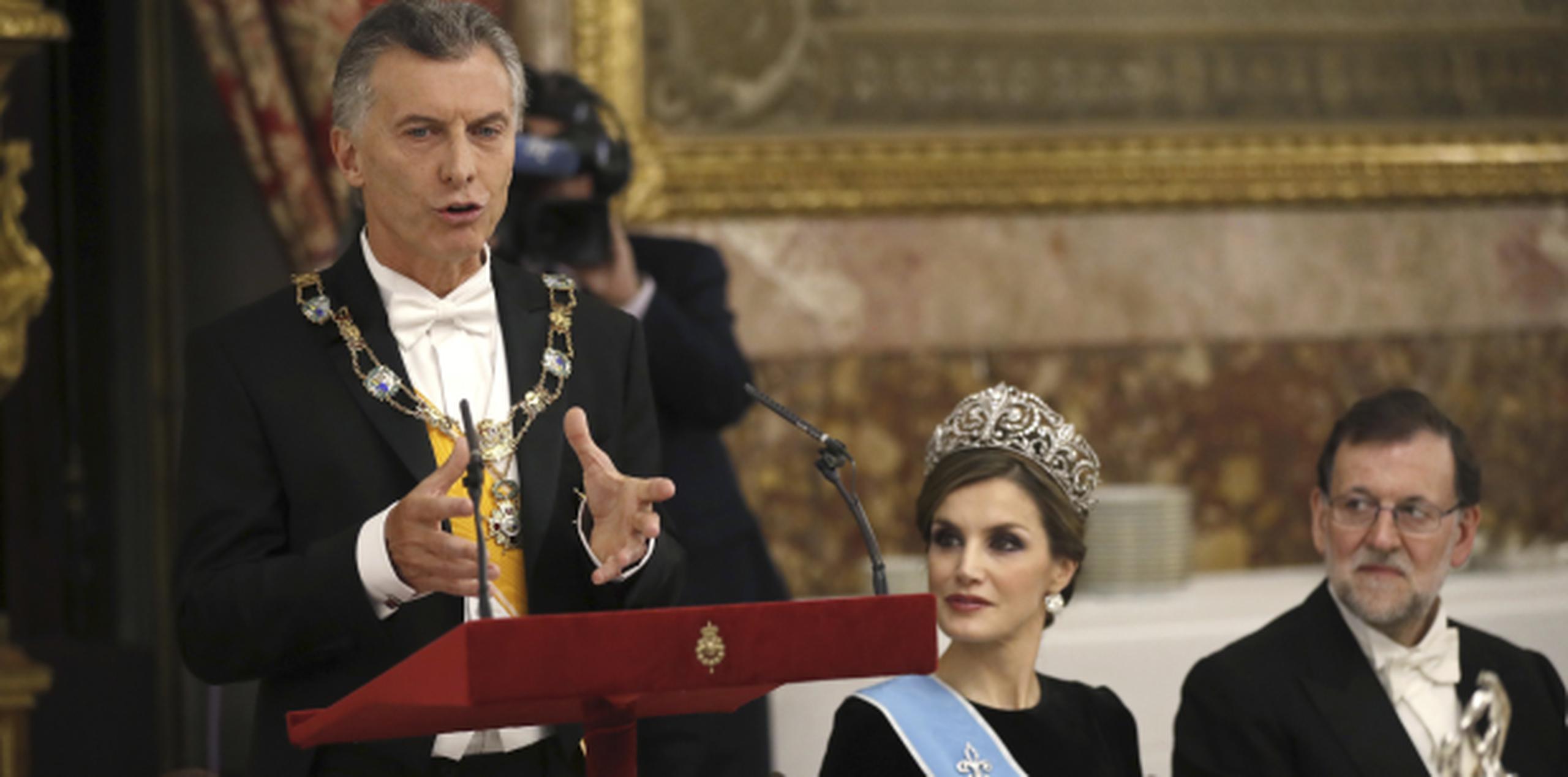 Macri se encuentra de visita en España y anoche fue recibido por los monarcas de ese país europeo. (Chema Moya, Pool Photo vía AP)