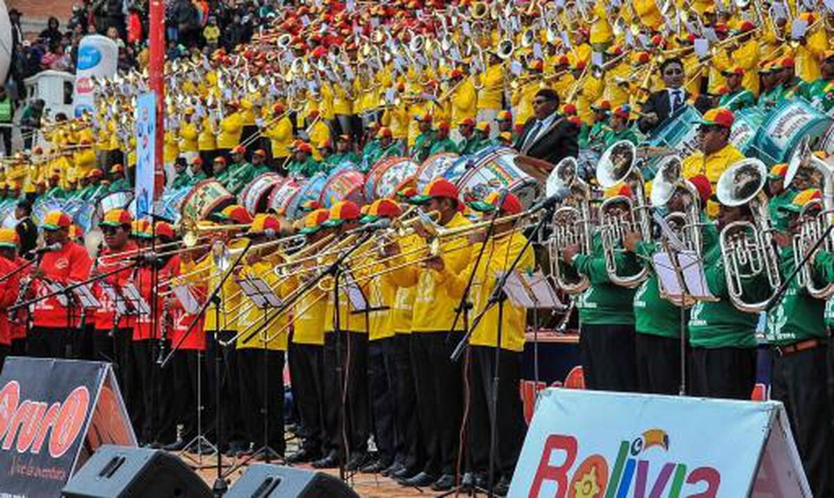 Bolivia Miles de músicos dedican su festival a la unidad