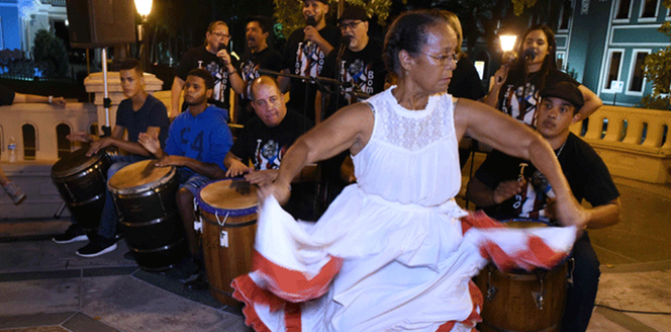 El grupo Taíno Bomba nació en una noche de talentos de El Arca Centro Educativo de Vega Baja. (Para Zona Urbana / Ingrid Torres)