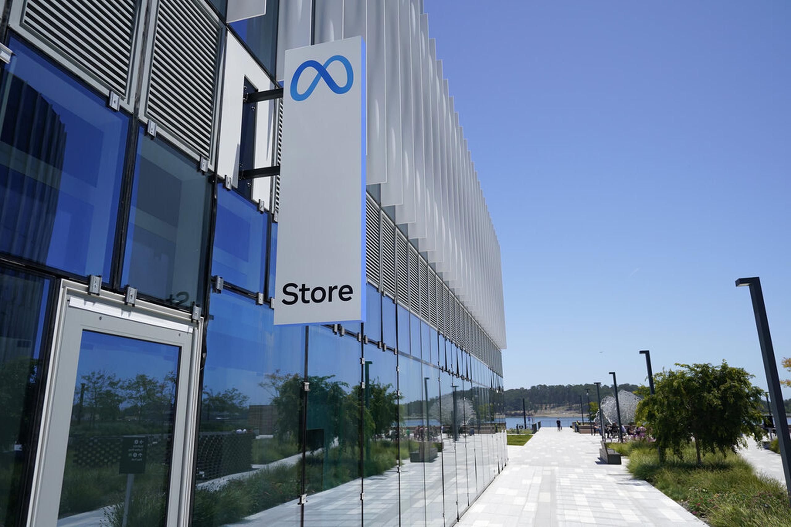 La fachada de la tienda Meta en Burlingame, California, el 4 de mayo de 2022.