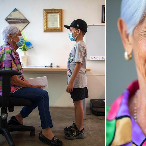 La inmensa pasión de Lilia Rivera, la maestra anciana de Barranquitas