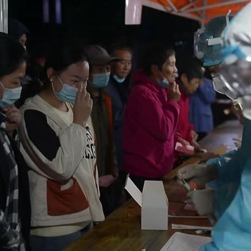 China hará pruebas de coronavirus a 9 millones de personas tras brote en ciudad