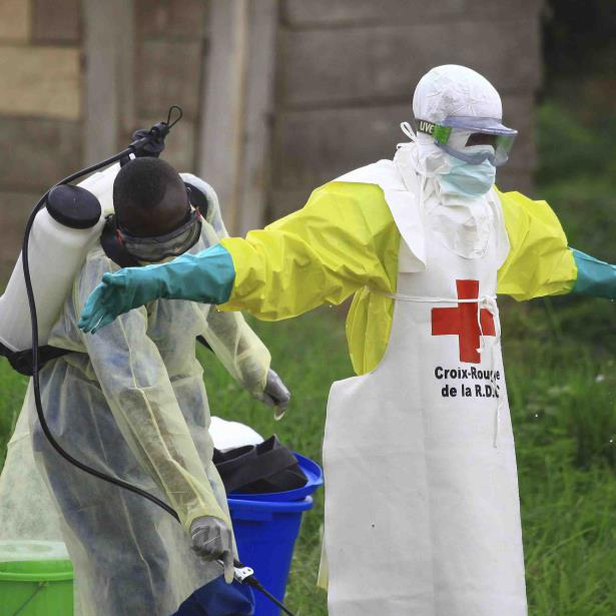 El brote de ébola más devastador a nivel mundial fue declarado en marzo de 2014, con casos que se remontan a diciembre de 2013. (AP / Al-hadji Kudra Maliro)